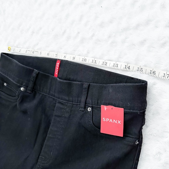 NWT- SPANX Mid Rise Black Pull On Skinny Jean - Picture 9 of 15
